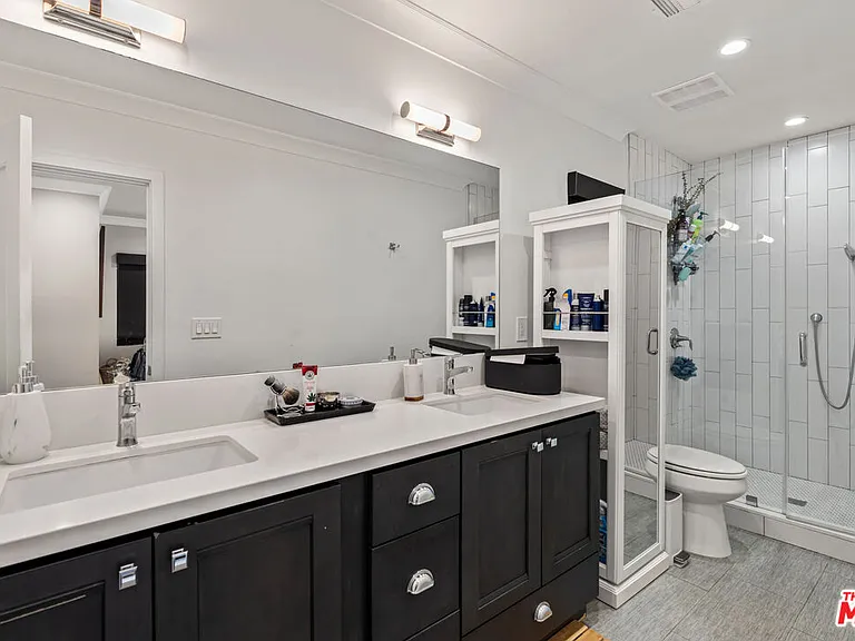 801 Howard St — Photo 22