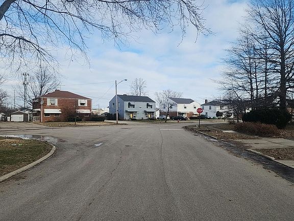 4th image of 1456 E 250th St