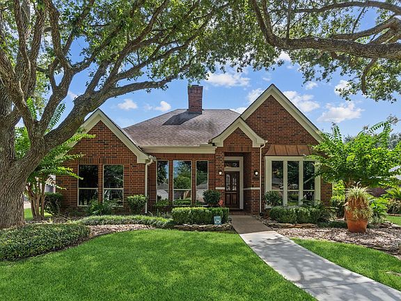 2nd image of 24823 Fernglen Drive