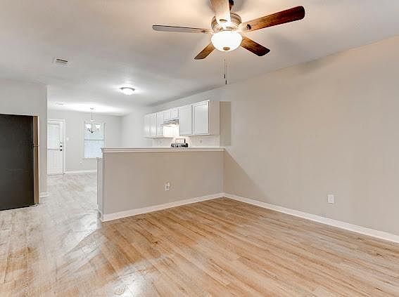 5th image of 2321 Terrace Dr APT A