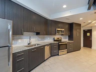 Located in Ohio City, the historic and recently renovated Heyse Apartments has been restored to its original charm of 1898. — photo 7