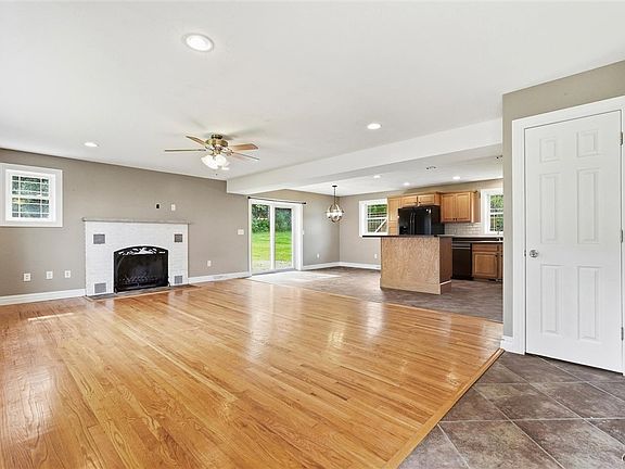 4th image of 4181 Barker Hill Rd