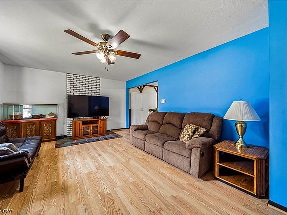 3rd image of 37377 Green Dr