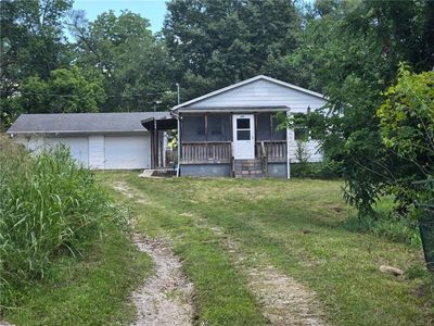 527 N 141st St, Bonner Springs, KS, 66012