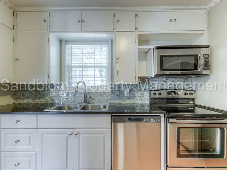 3803 E 36th St S — Photo 12