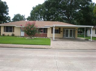 511 N 27th St, Nederland, TX 77627