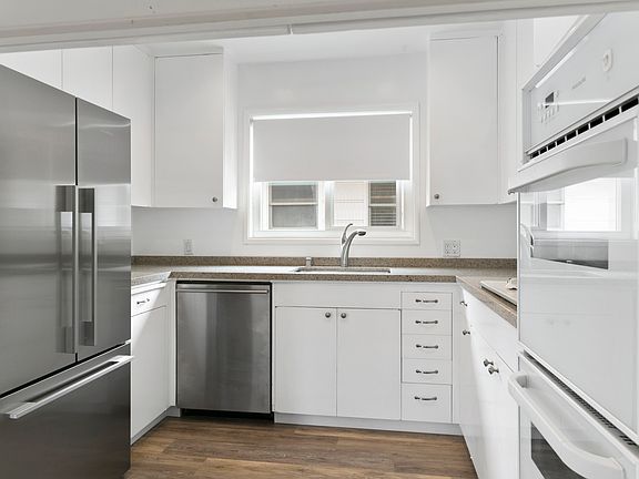 3rd image of 1550 Miramar Dr APT 6