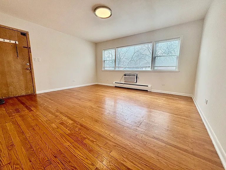 6157 W Montrose Ave #2N — Photo 3