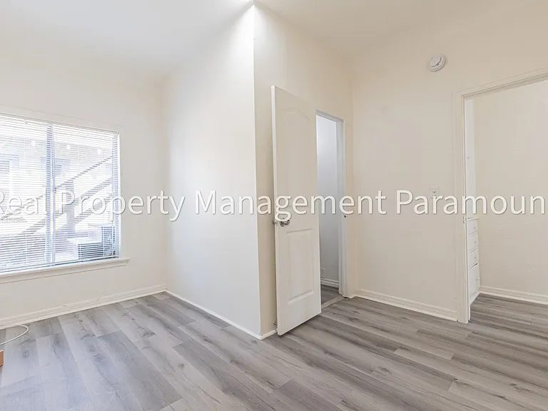 2757 Mansfield Ave — Photo 9
