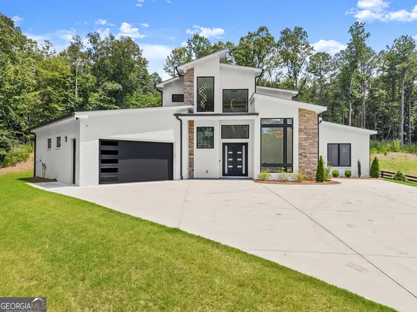 1676 Thomas Dr, Hoschton, GA 30548