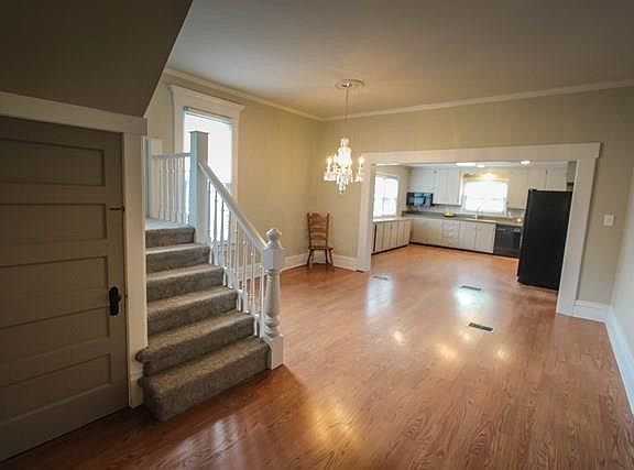 3rd image of 116 E 21st St
