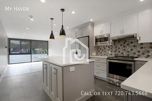 1050 N Corona St Photo 1