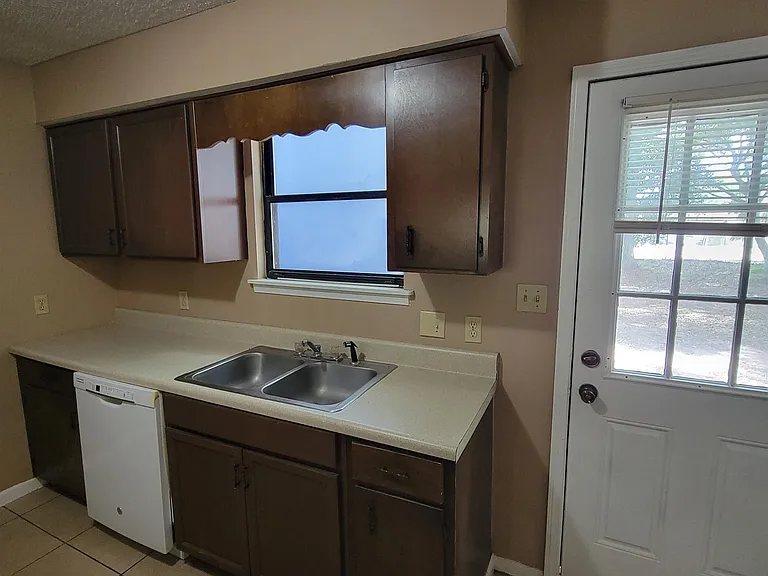 5392 Dawn Ct — Photo 7