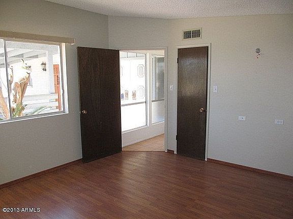 5th image of 3820 W Puget Ave