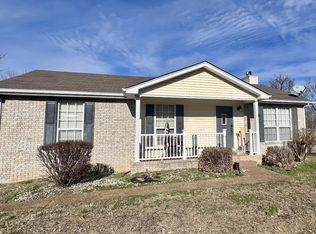 854 College St, Portland, TN 37148