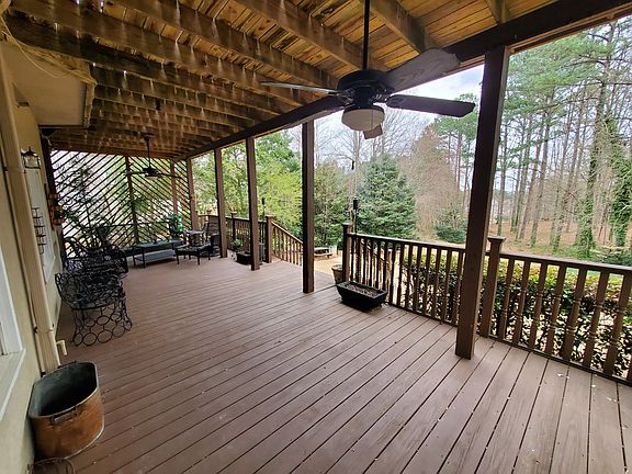 Lower deck 