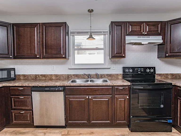 9275 Hickory St — Photo 2