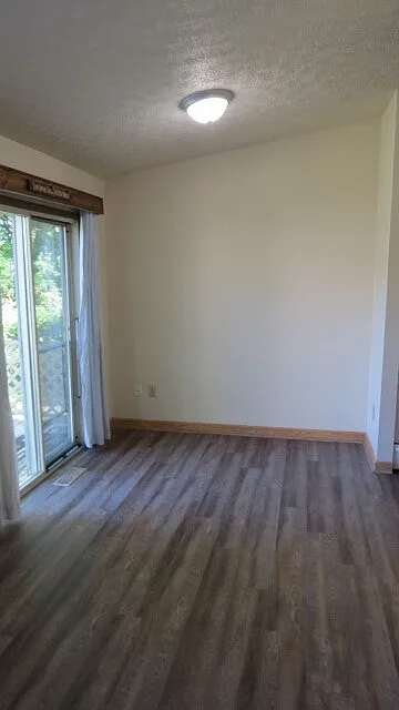3 bed, 1.0 bath, 1032 sqft, $1,575 — Photo 4