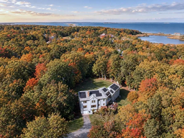 60 R Sandwich Rd, Plymouth, MA 02360