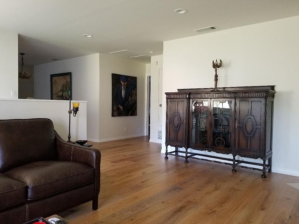 1st image of 18821 Hatteras St Unit 4