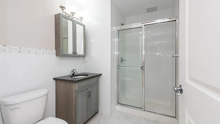 Rented by Nooklyn NYC LLC | media 18