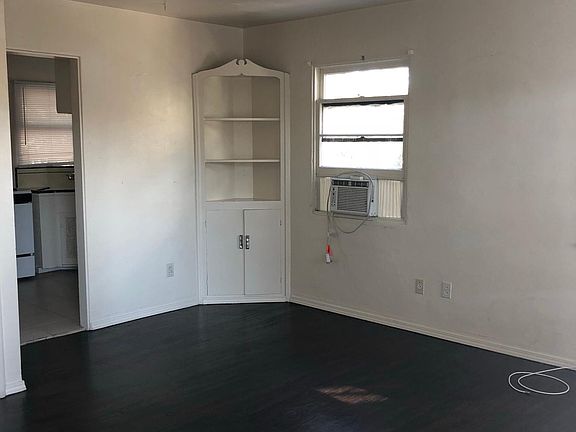 5th image of 2540 A St #2