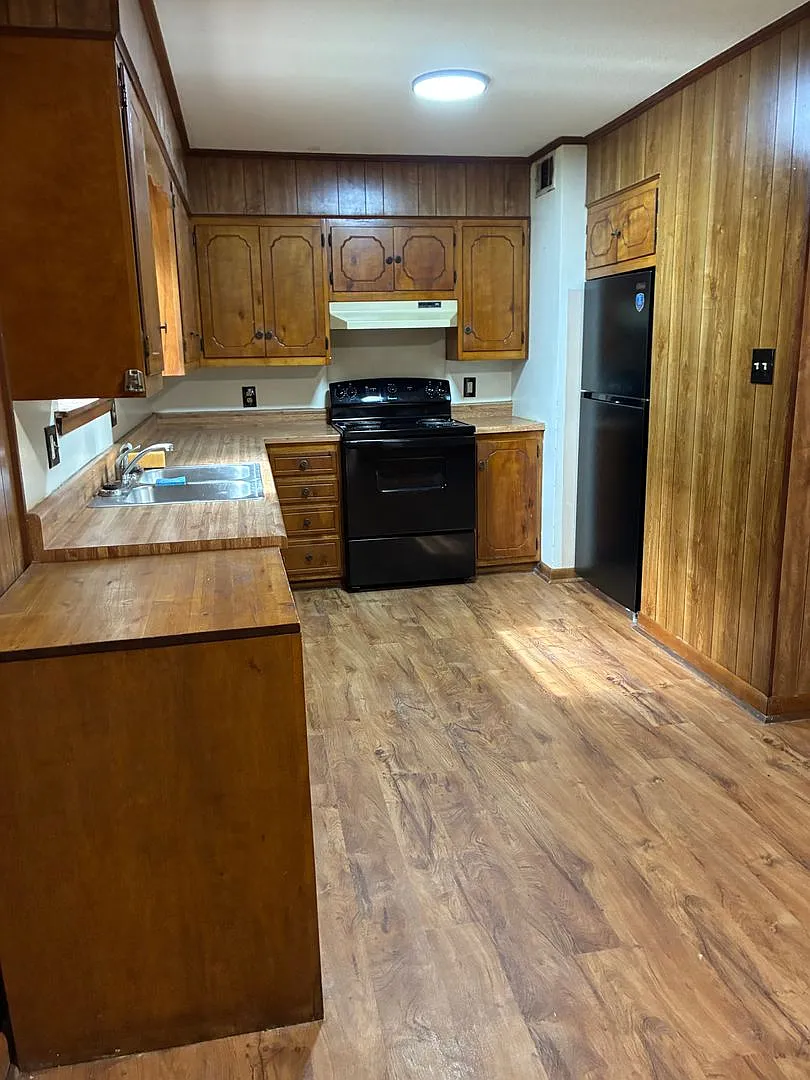235 Fairview Rd, 3/1! Country Living and close to Town — Photo 3