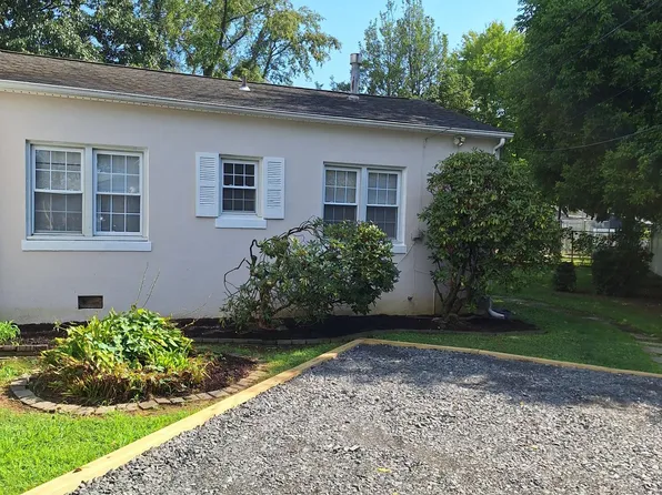 706 Lansing Ct, Wallingford, PA 19086