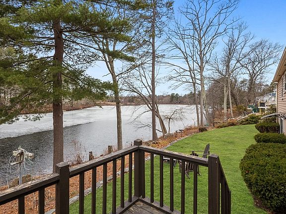 3rd image of 129 Oak Ridge Dr