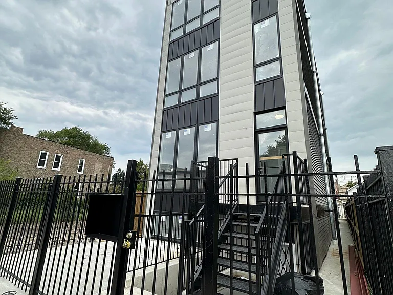2740 W Jackson Blvd #2 — Photo 12