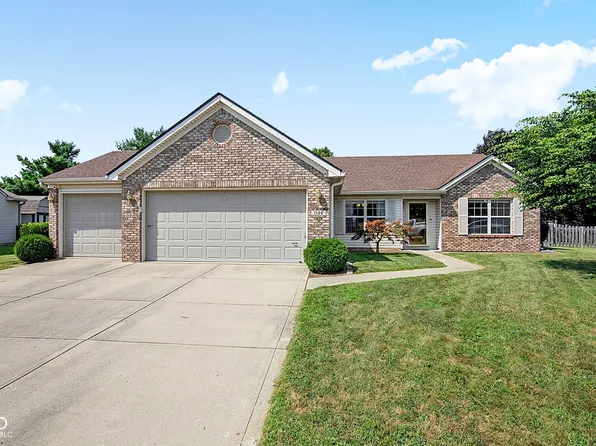 1130 Springwater Dr, Greenwood, IN 46143