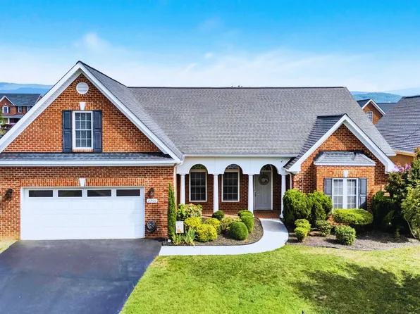 2300 Foxfield Ln, Salem, VA 24153