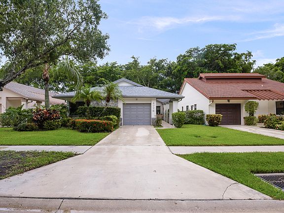 2nd image of 4776 Boxwood Circle