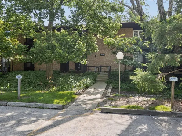 1607 Maple Ter Unit 2C, Lisle, IL 60532
