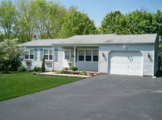 4 S Vassar Dr, Quakertown, PA 18951