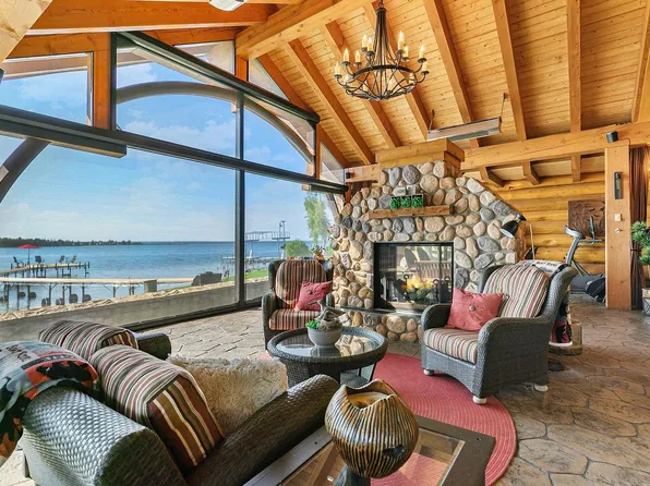 1 A Martin Rd, Castle Island, AB T0E 0A0