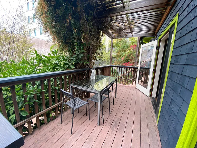 2530 Regent St — Photo 43
