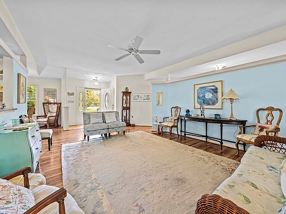 5th image of 28138 Fairway Dr