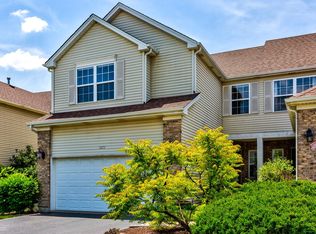 1071 Viewpoint Dr, Lake In The Hills, IL 60156