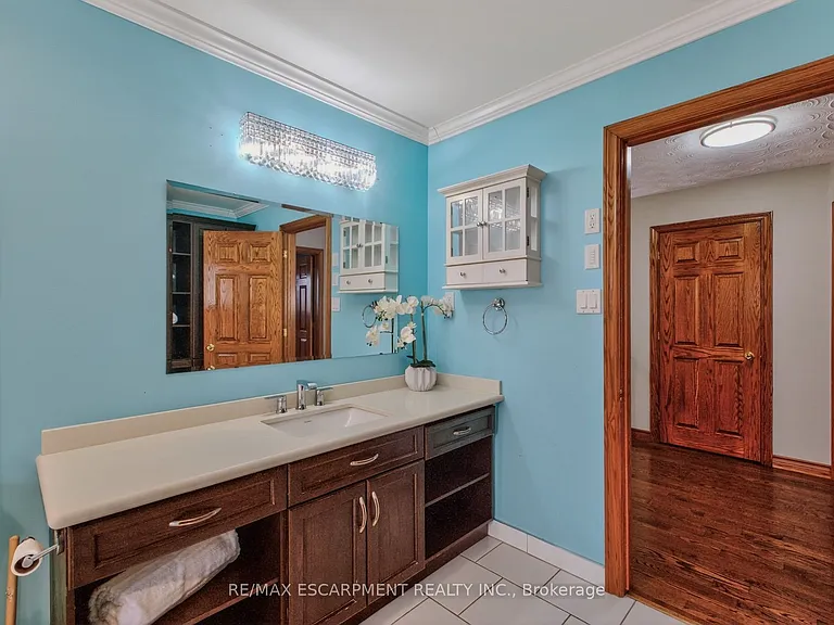 41 Candor Cres — Photo 36
