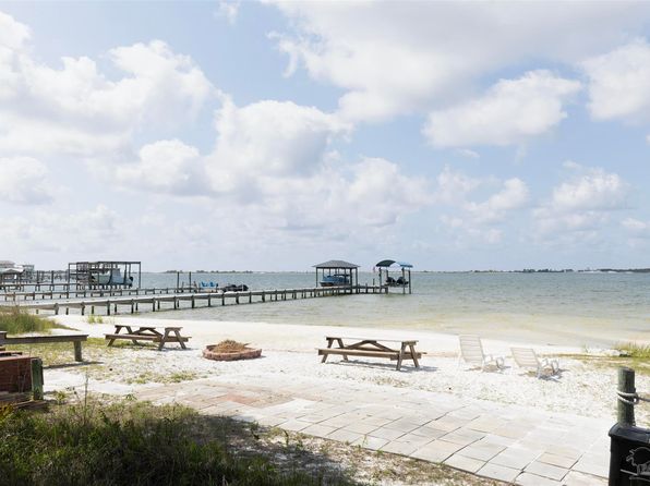 421 Emerald Pointe Dr, Mary Esther, FL 32569