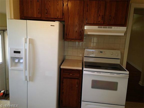 5th image of 9404 Orchard Ave