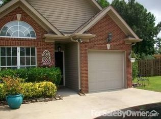 558 Cahaba Manor Dr, Pelham, AL 35124