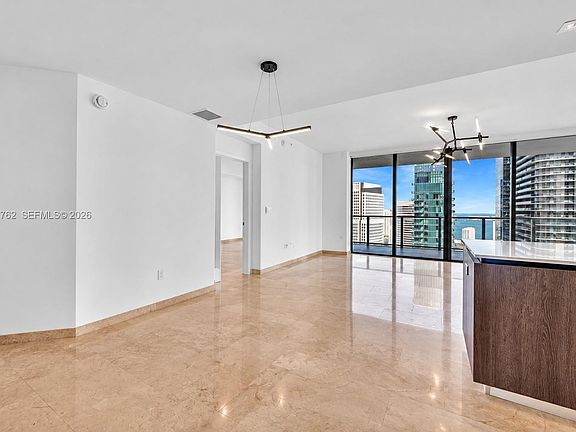5th image of 88 SW 7th St APT 3401