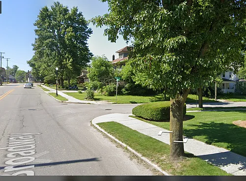 2610 Broadway Photo 1