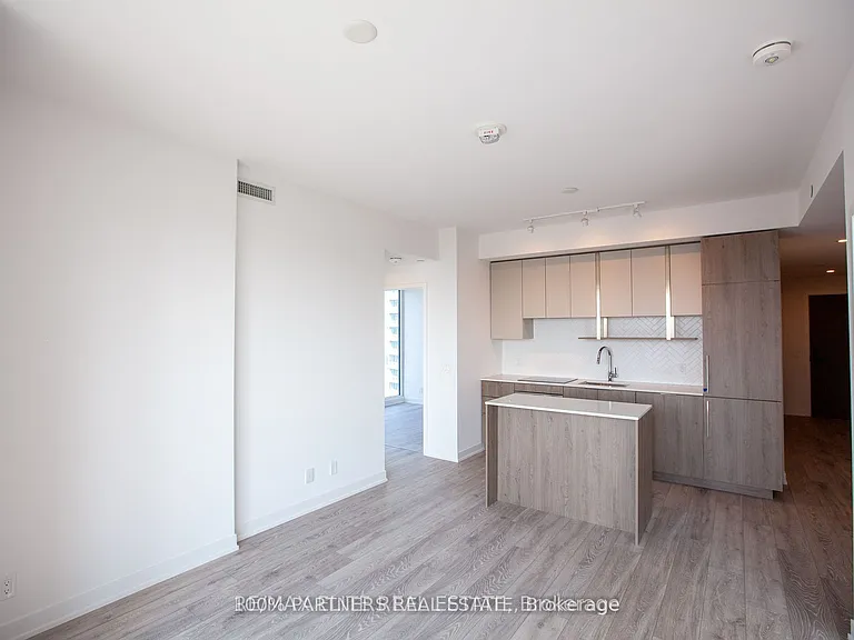 15 Holmes Ave #1704 — Photo 3