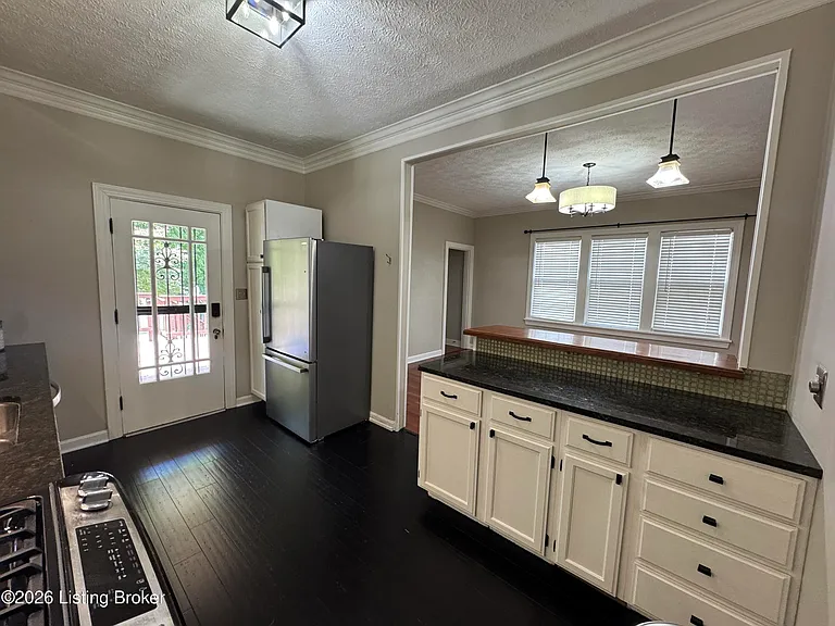 236 Kennedy Ave — Photo 10