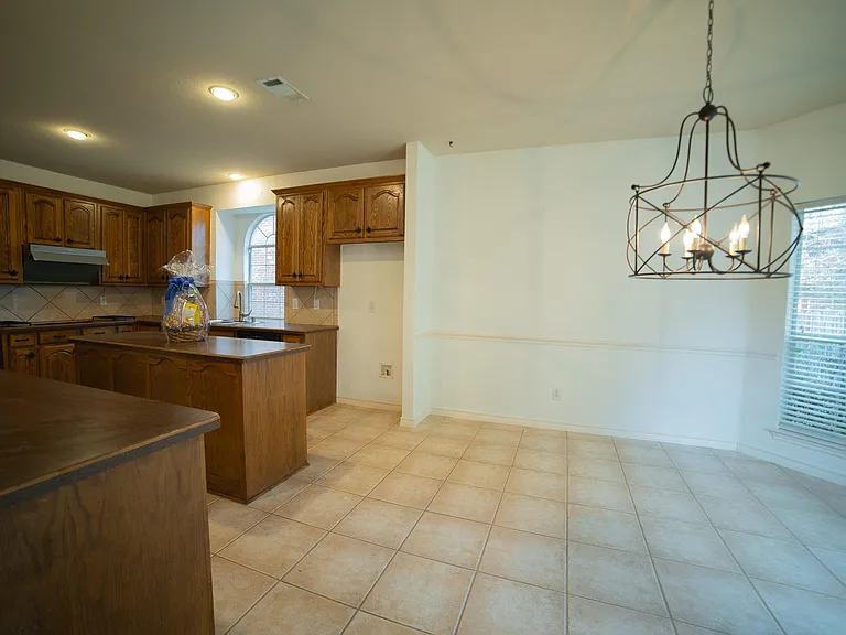 15105 Regal Oak Ln — Photo 32
