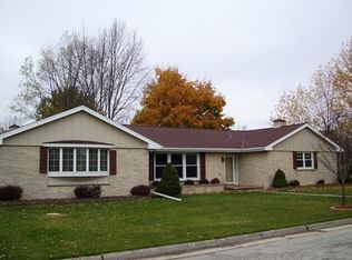 1005 Adams St, Algoma, WI 54201