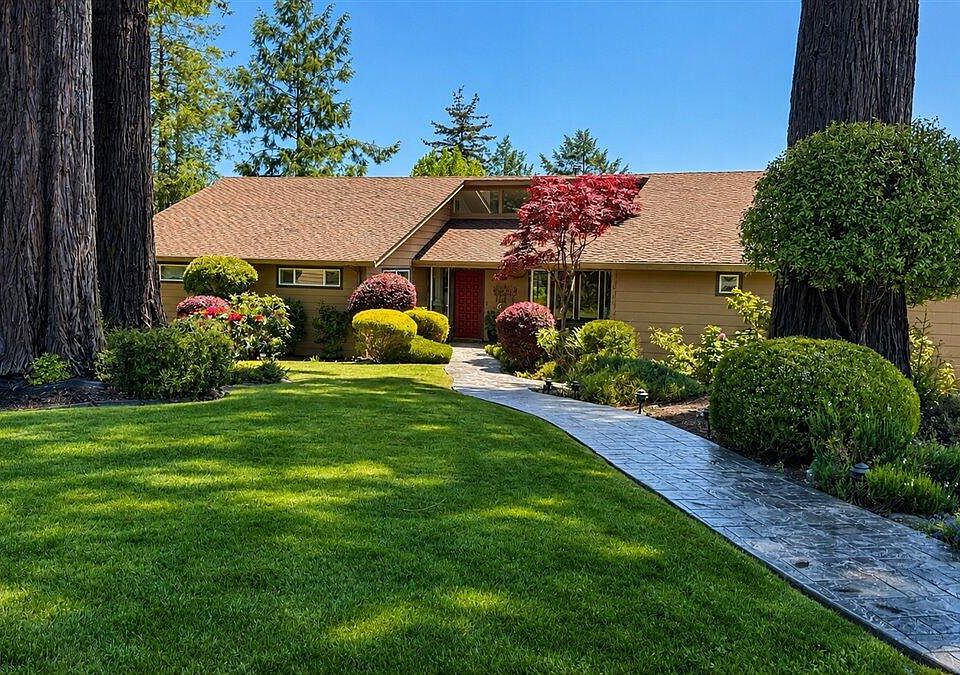 1st image of 403 Penny Ln
